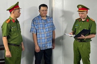 Khởi tố giám đốc công ty sản xuất hơn 1,2 triệu viên sủi giả