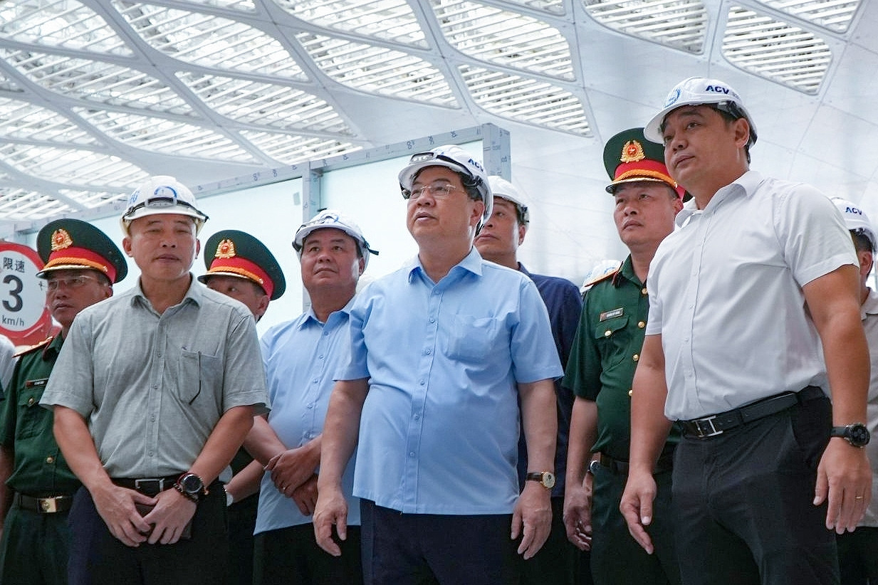 Phó Thủ tướng Thường trực Phạm Gia Túc kiểm tra tiến độ sân bay Long Thành