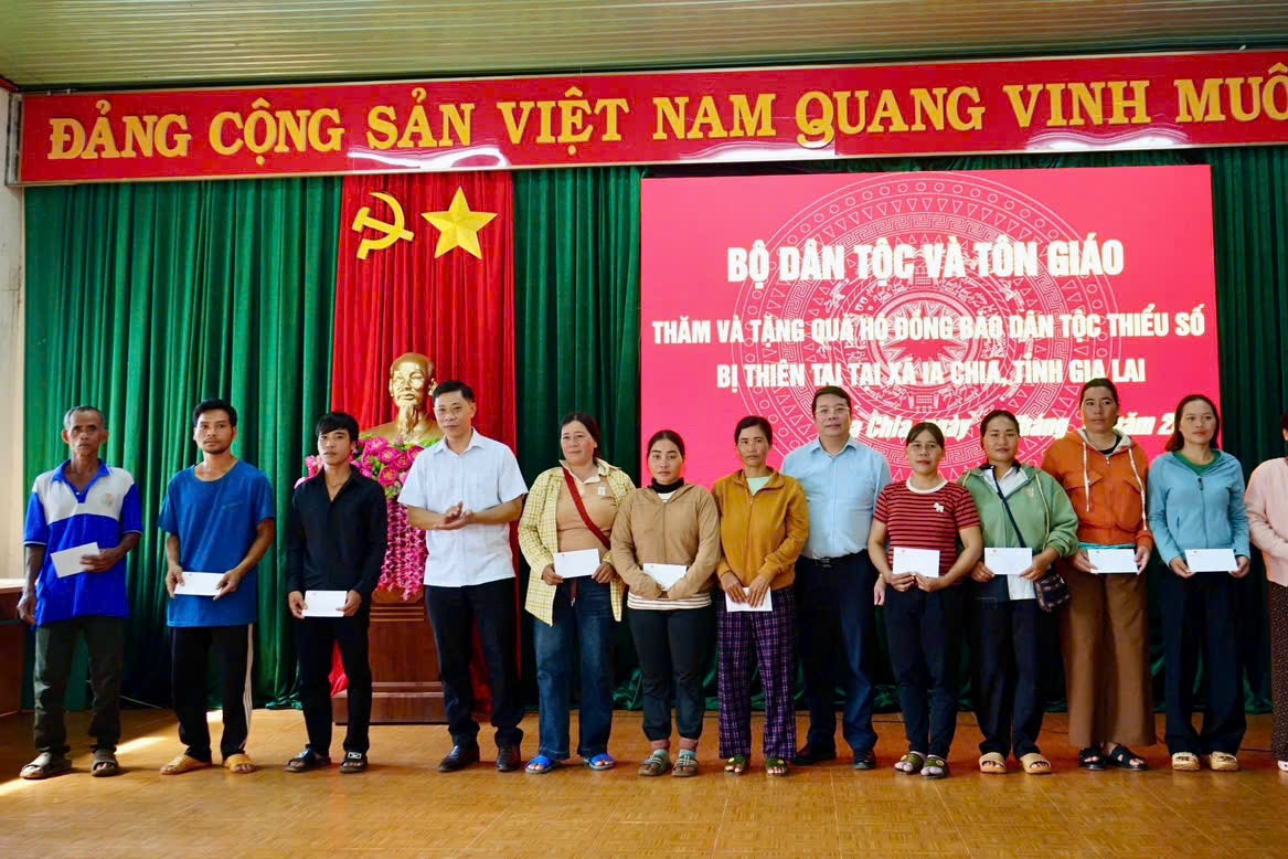 Bộ Dân tộc và Tôn giáo hỗ trợ các hộ DTTS Gia Rai bị thiệt hại do mưa lũ