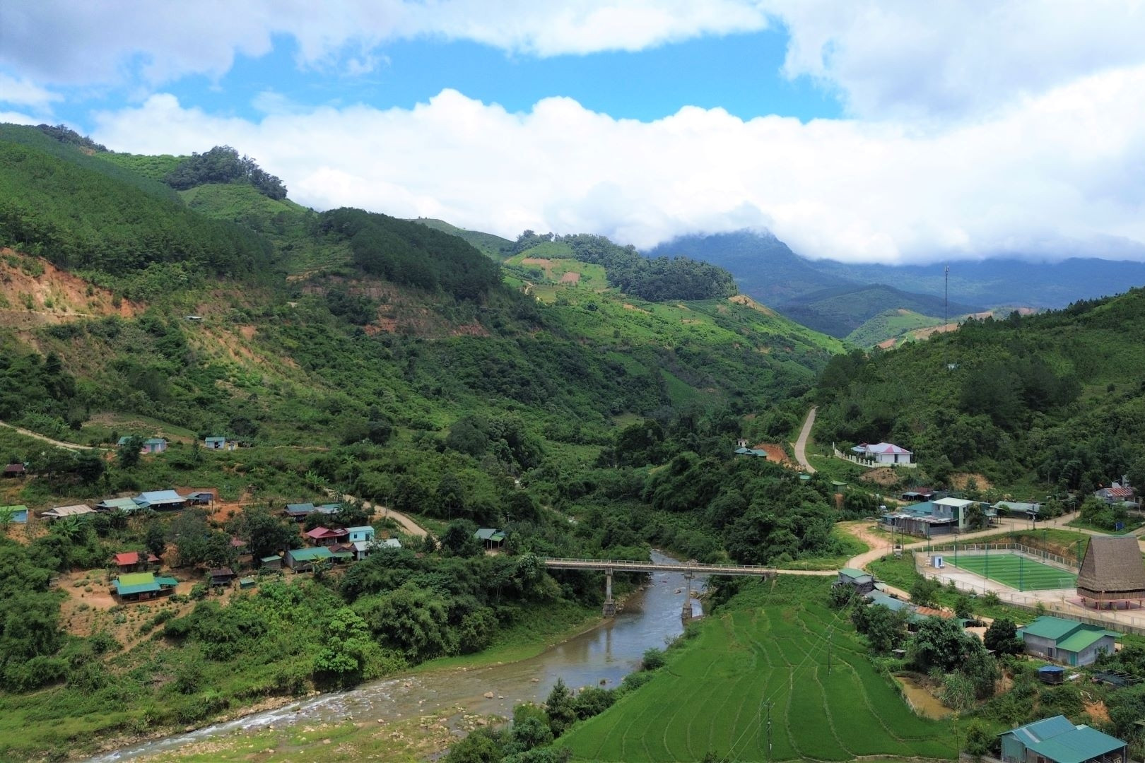 Chuyển đổi số vùng cao mắc kẹt vì những “vùng lõm” sóng