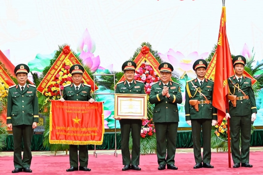 Cục Tuyên huấn đón nhận danh hiệu Anh hùng