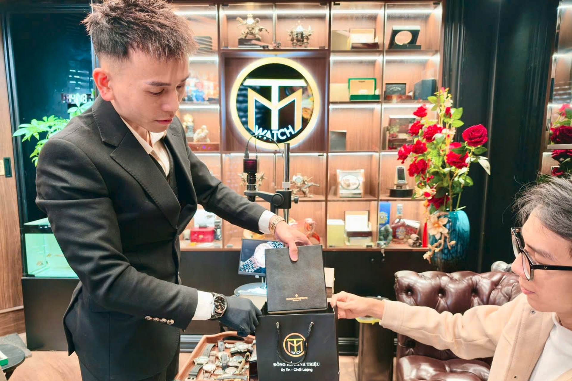 Minh Triệu Watch - cửa hàng mua bán đồng hồ vàng cũ tại Hà Nội