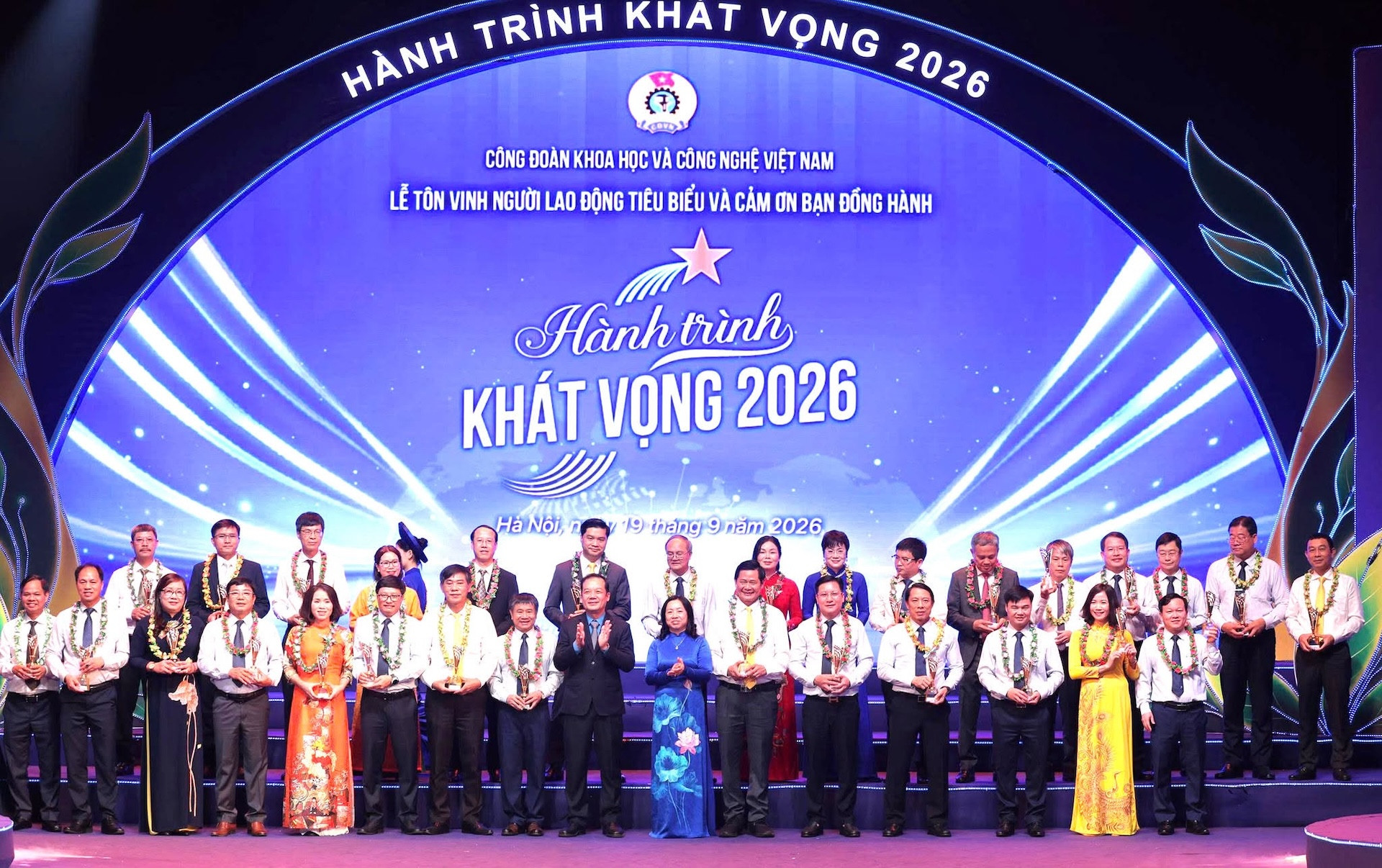 Ton vinh nguoi LD.jpg