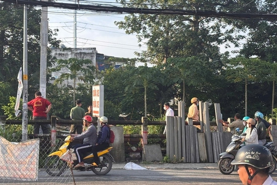 Bản tin trưa 1/10: Người đàn ông tử vong sau cú va chạm với tàu hỏa