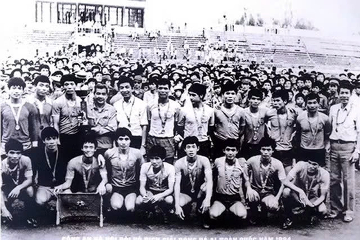 CAHN: Những mảnh ký ức đi cùng năm tháng