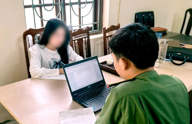 Công an Hưng Yên làm việc với nữ admin nhóm Facebook ‘Những người ghét bố mẹ’