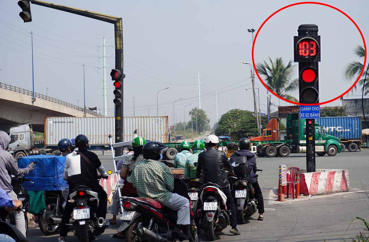 Den Giao Thong 01.jpg
