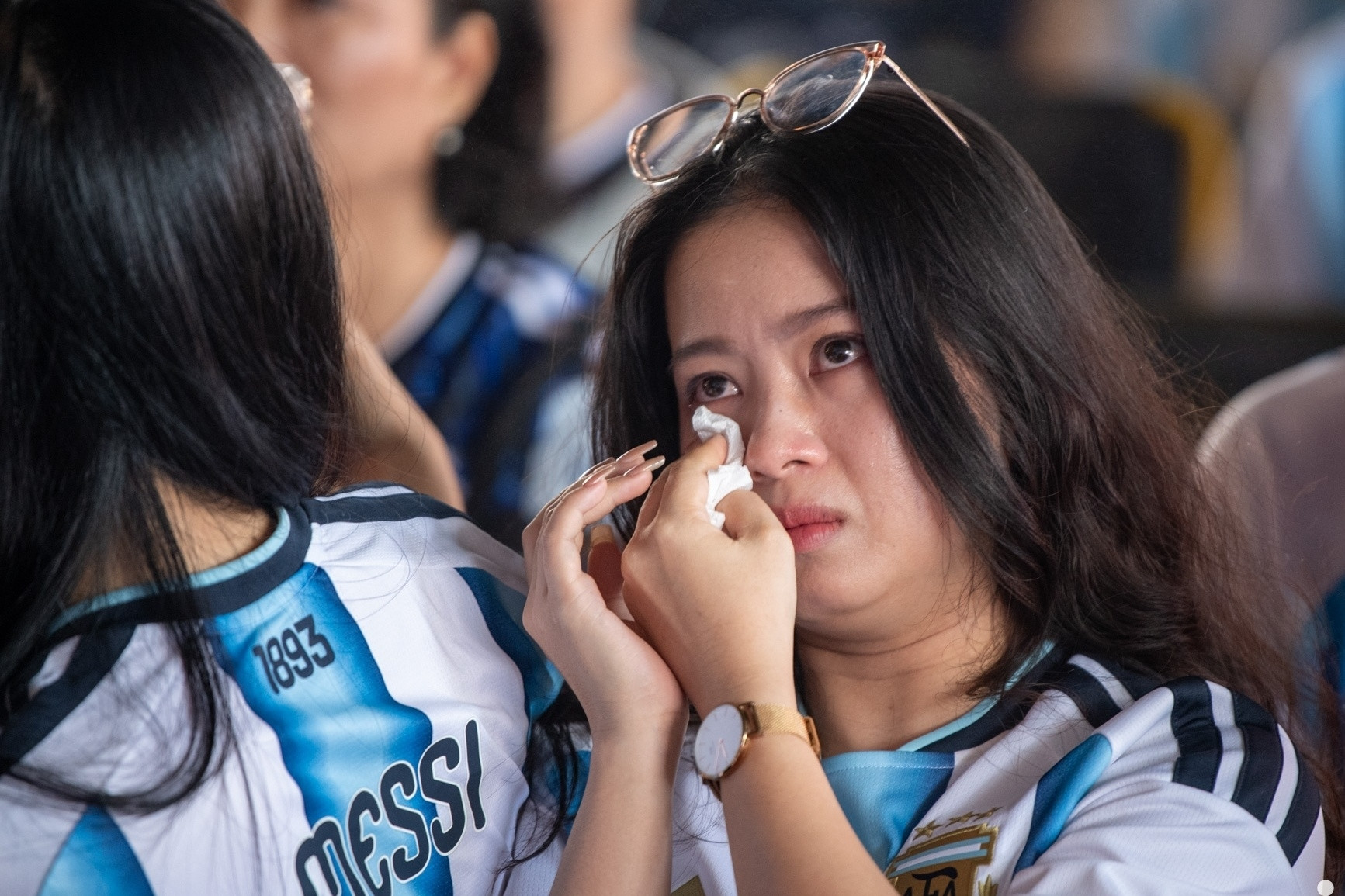 Fan hâm mộ ở TPHCM thổn thức vũ điệu cuối cùng Messi và Argentina