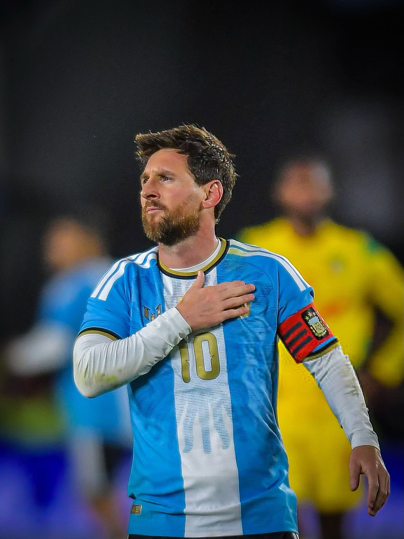 https://static-images.vnncdn.net/vps_images_publish/000001/000003/2026/10/7/messi-2-886.jpeg