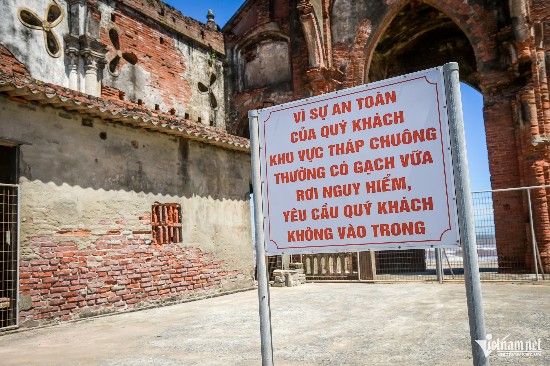 W-nhà thờ đổ_10.jpg