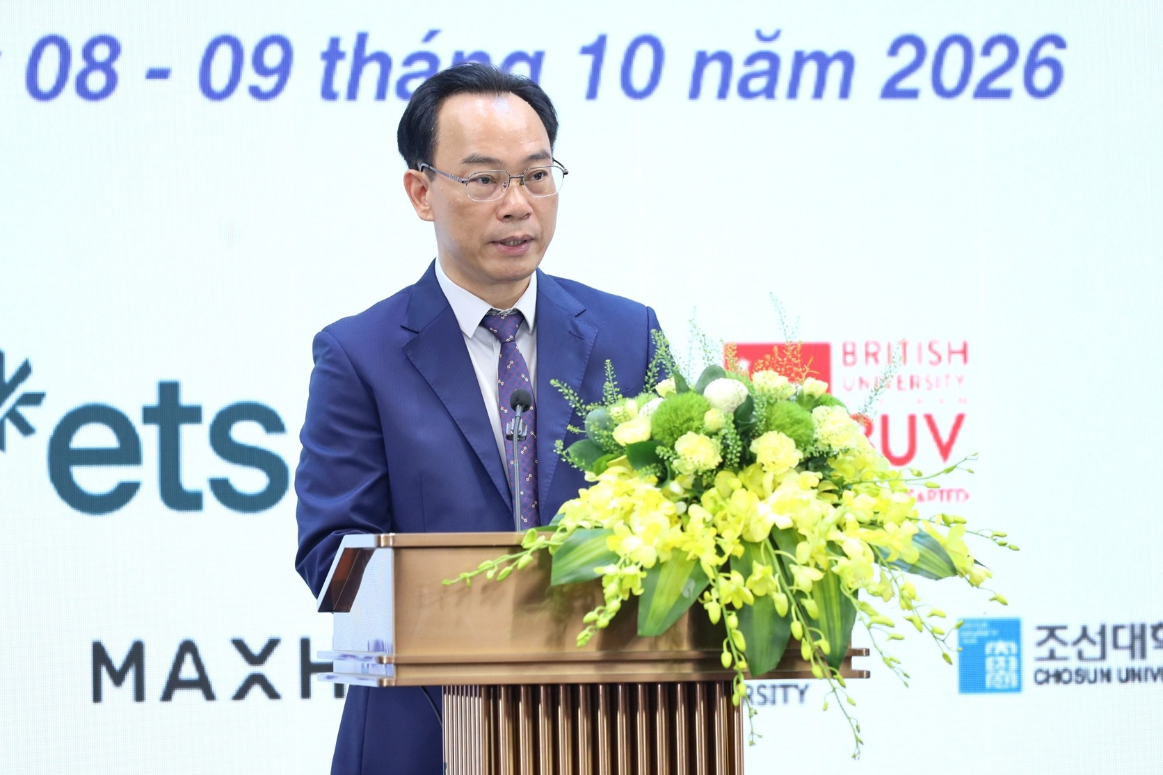 Bộ trưởng GD-ĐT: Cả hệ thống GD phải chuyển đổi để từng bước làm chủ công nghệ