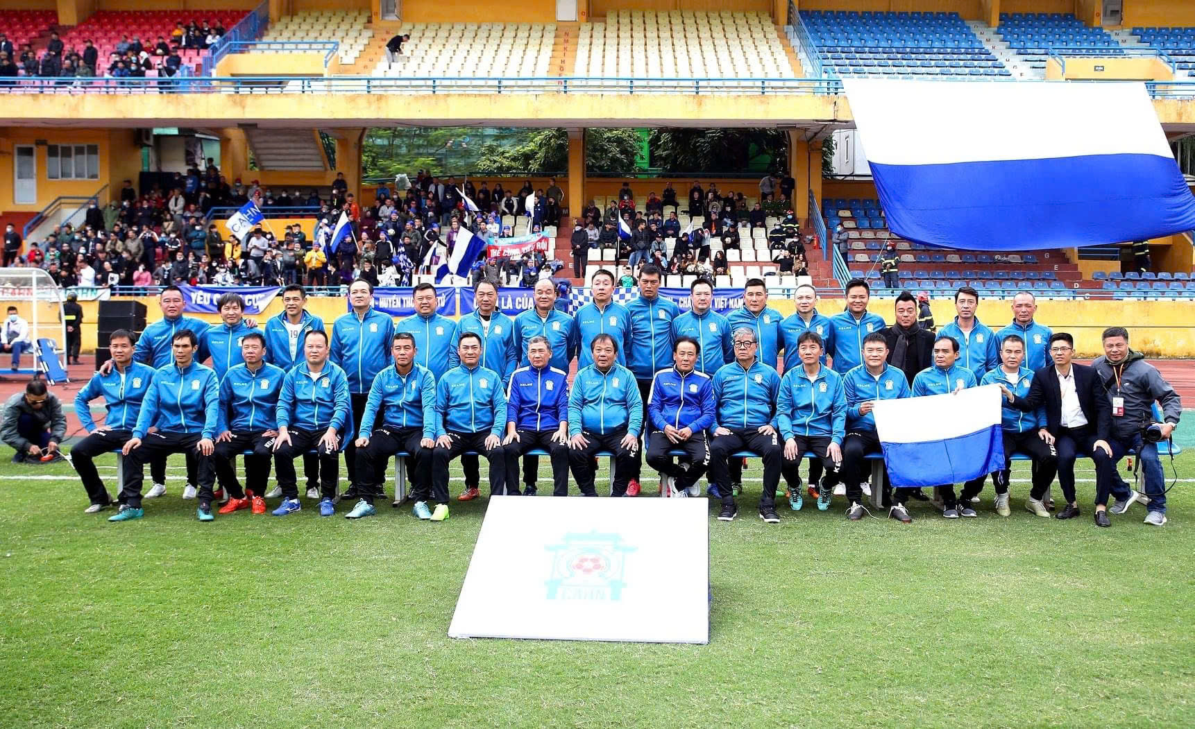 cahn cuu cau thu.jpg