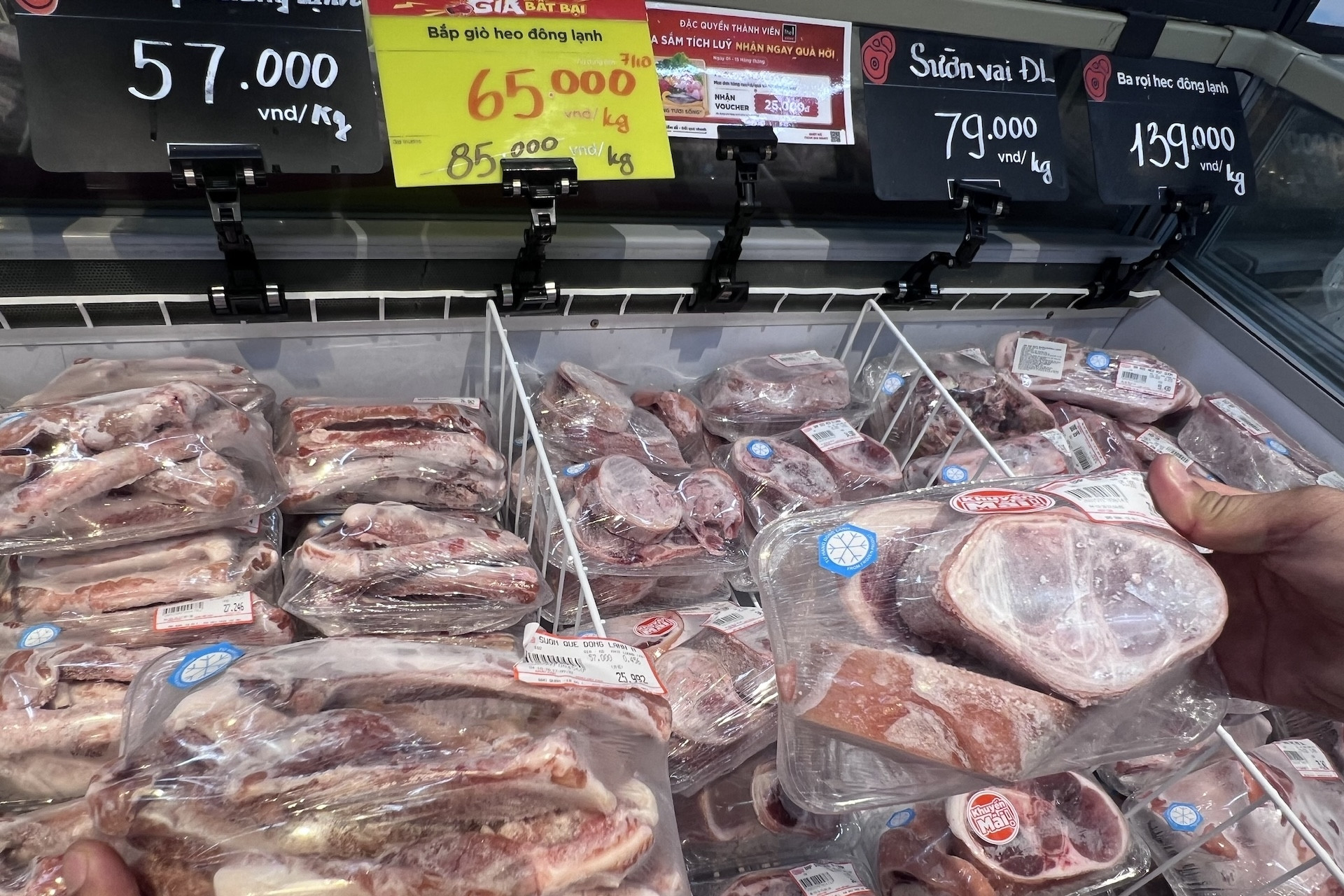 Thịt heo nhập khẩu bình quân 45.000 đồng/kg, người Việt vẫn chọn thịt 'nóng'