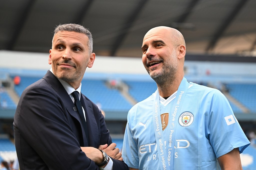 Pep Guardiola bất ngờ trở lại Man City