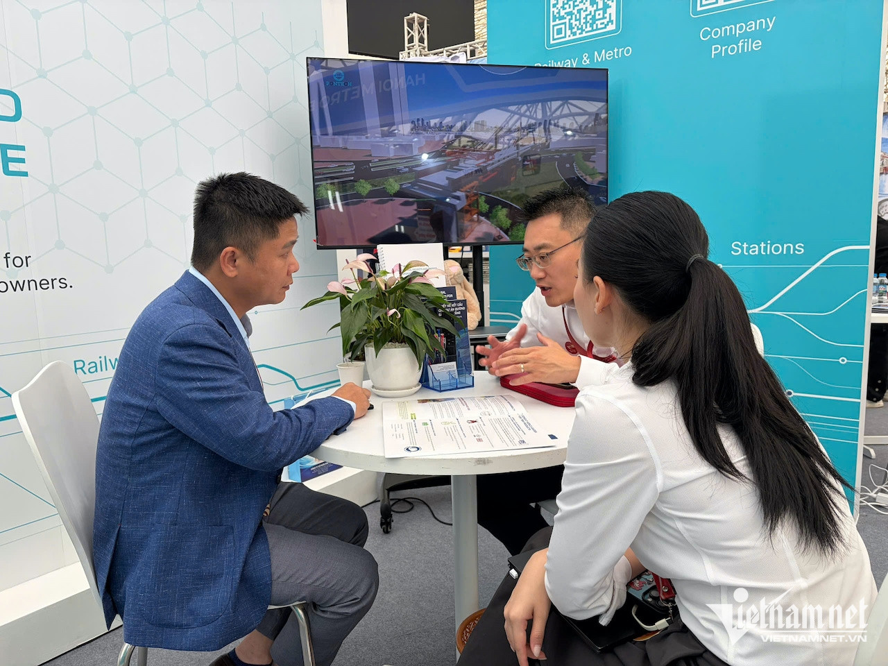 W-CEO Pontect giới thiệu về các công nghệ mới .jpeg