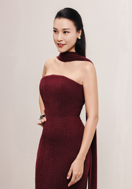 https://static-images.vnncdn.net/vps_images_publish/000001/000003/2026/10/9/batch-hoang-oanh-756.jpg