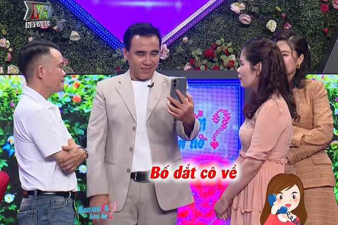 Con gái đăng ký cho bố tham gia Bạn muốn hẹn hò, gửi gắm lá thư tay xúc động