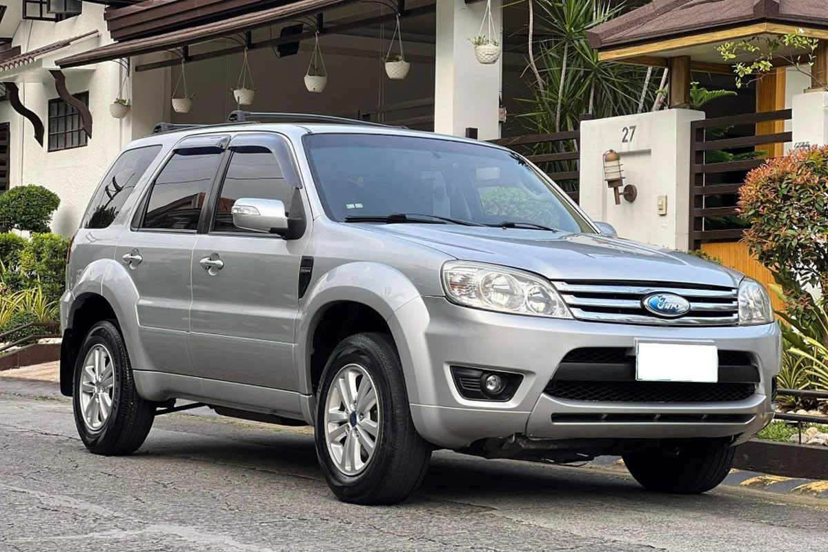 Ford Escape hơn 20 năm tuổi được thanh lý từ 40 triệu đồng