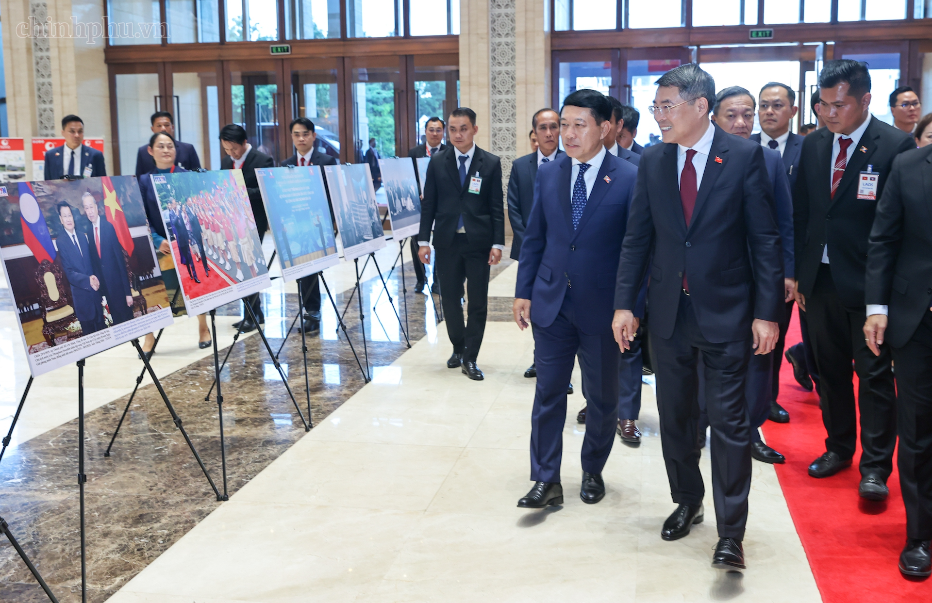 Thủ tướng Lê Minh Hưng và Thủ tướng Lào Saleumxay Kommasith đã dự và phát biểu chỉ đạo tại Hội nghị xúc tiến đầu tư Việt Nam-Lào