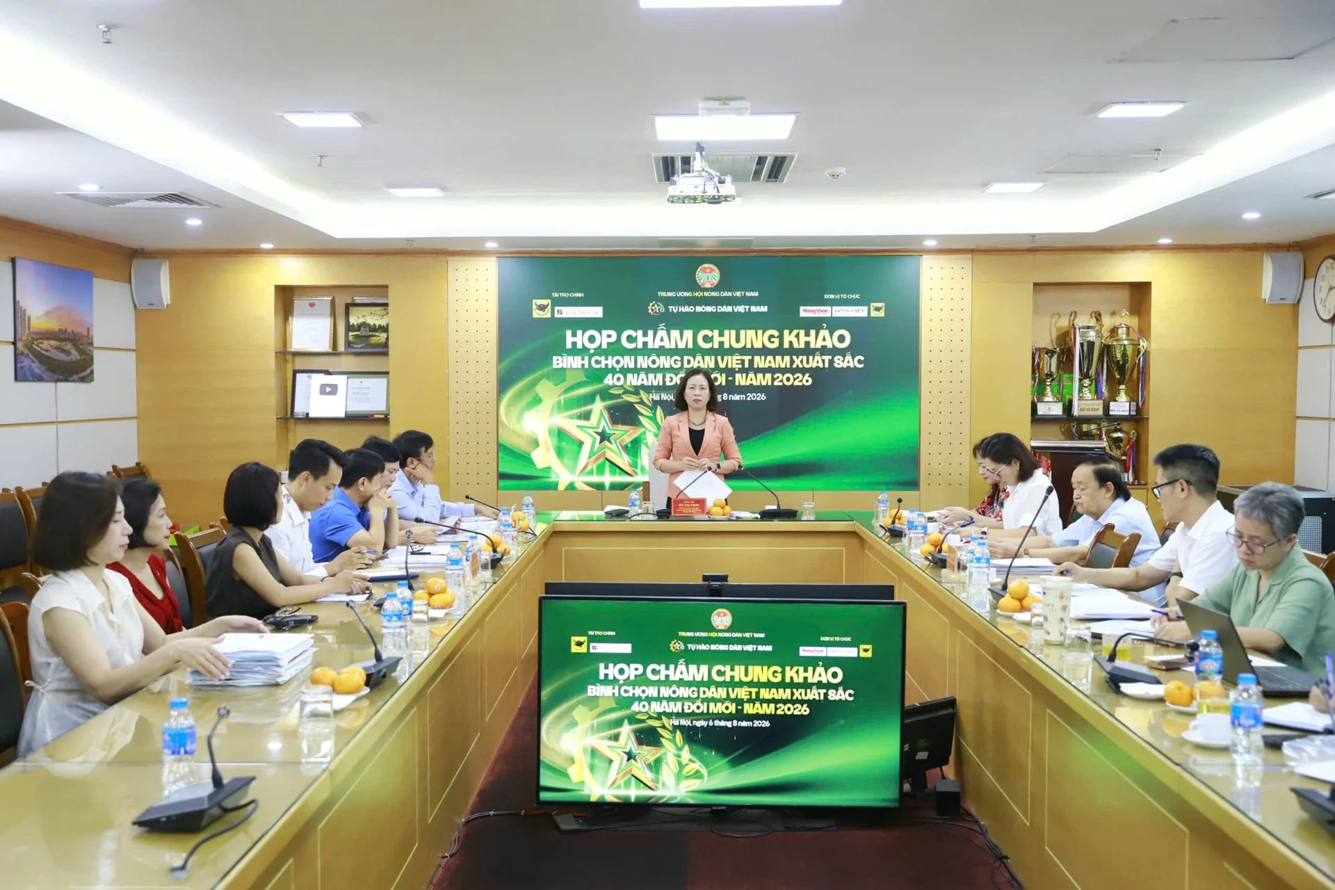 Tôn vinh 96 nông dân Việt Nam xuất sắc 40 năm Đổi mới