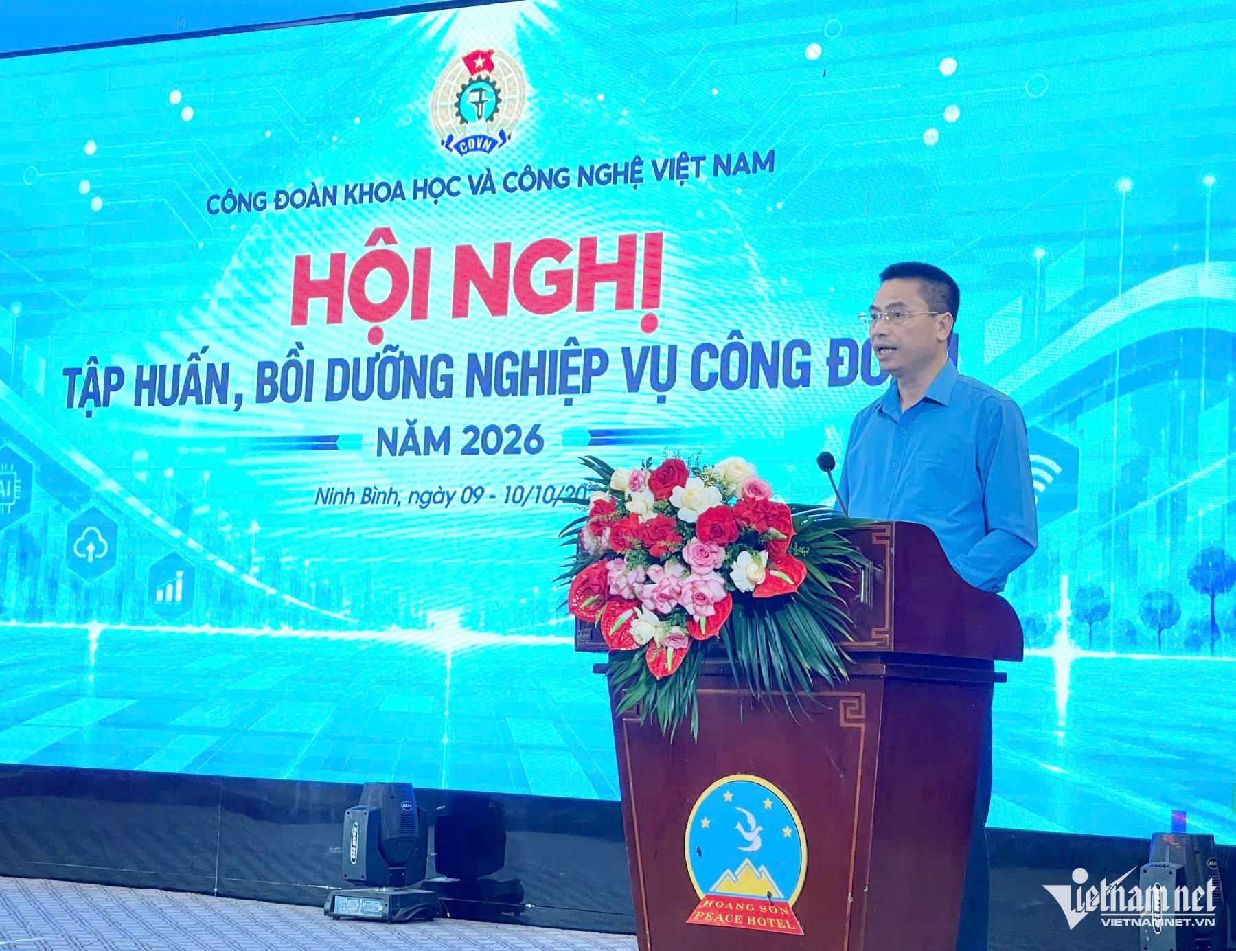 W-Pham Quang Huong.jpg