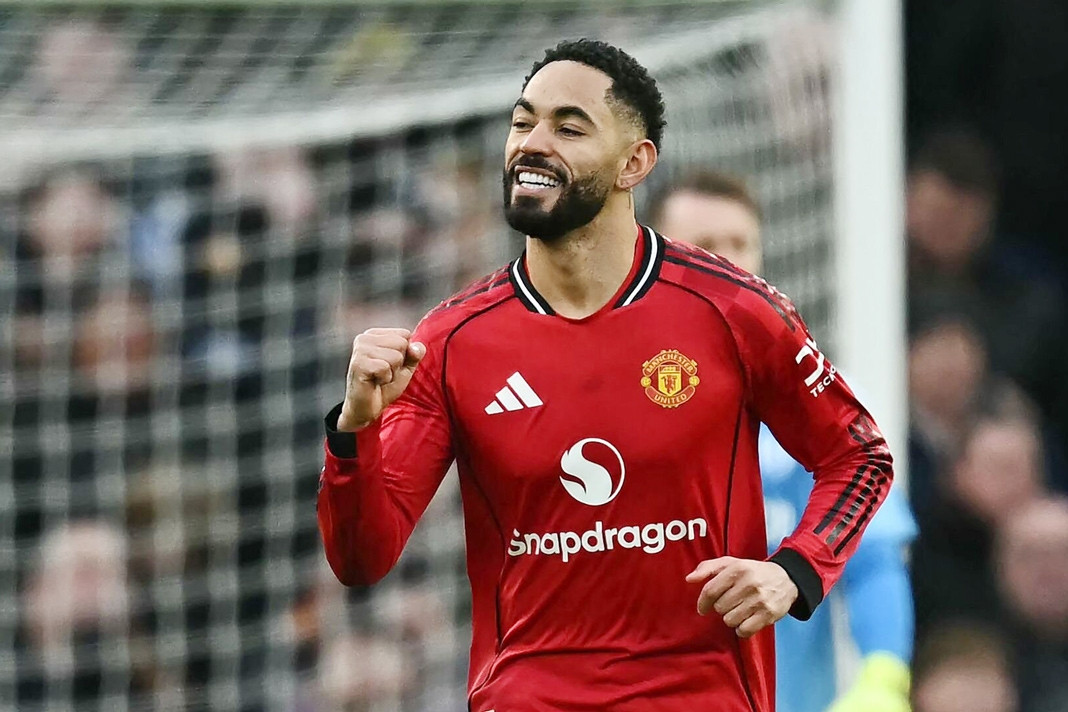 Kết quả bóng đá hôm nay 2/2: MU thắng siêu kịch tính, Man City rơi 2 điểm