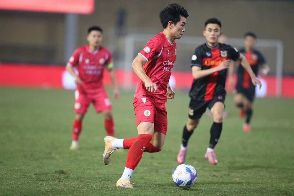 Bảng xếp hạng V-League 2025/26 - Vòng 12 mới nhất: CAHN soán ngôi đầu