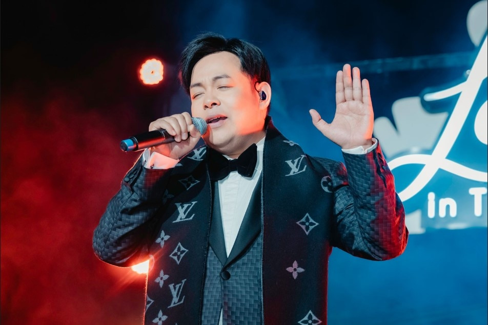 Ca sĩ Quang Lê ngồi không mỗi tháng cũng thu gần nửa tỷ