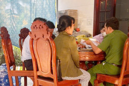 Công an điều tra vụ 2 người chết, 3 người cấp cứu sau khi uống rượu ngâm