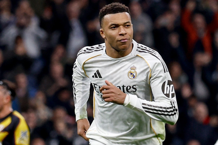 Mbappe lóe sáng phút 90+10, Real Madrid phả lửa vào gáy Barca