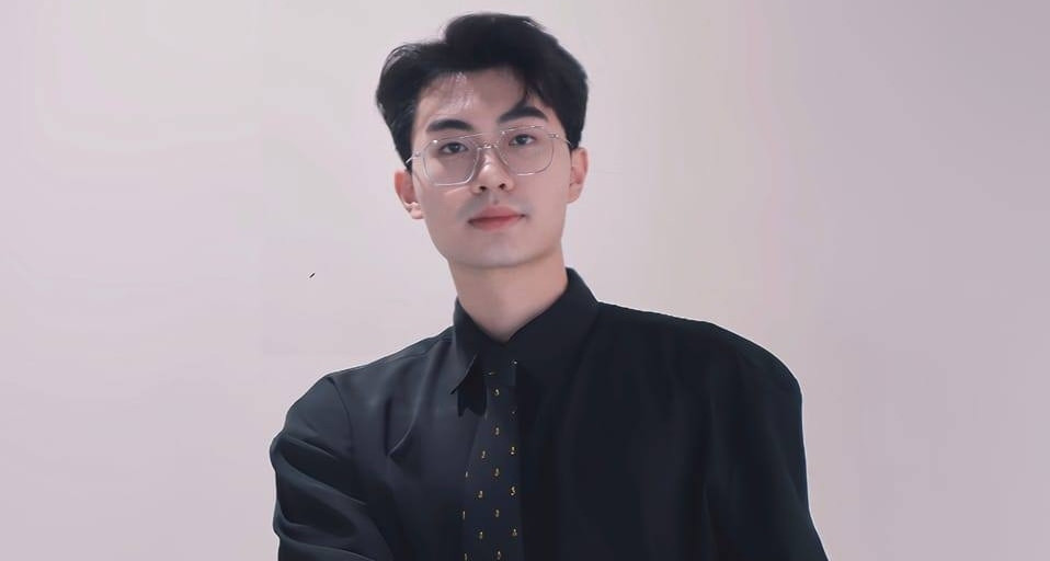 ‘Nam vương’ sinh viên được hiệu trưởng tuyên bố trao học bổng toàn phần thạc sĩ