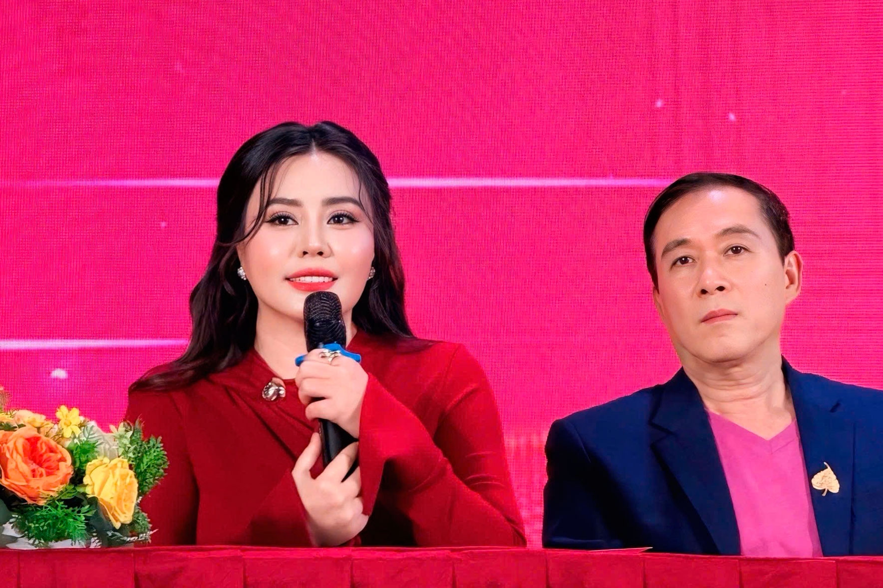 NSƯT Đỗ Kỷ và hoa hậu