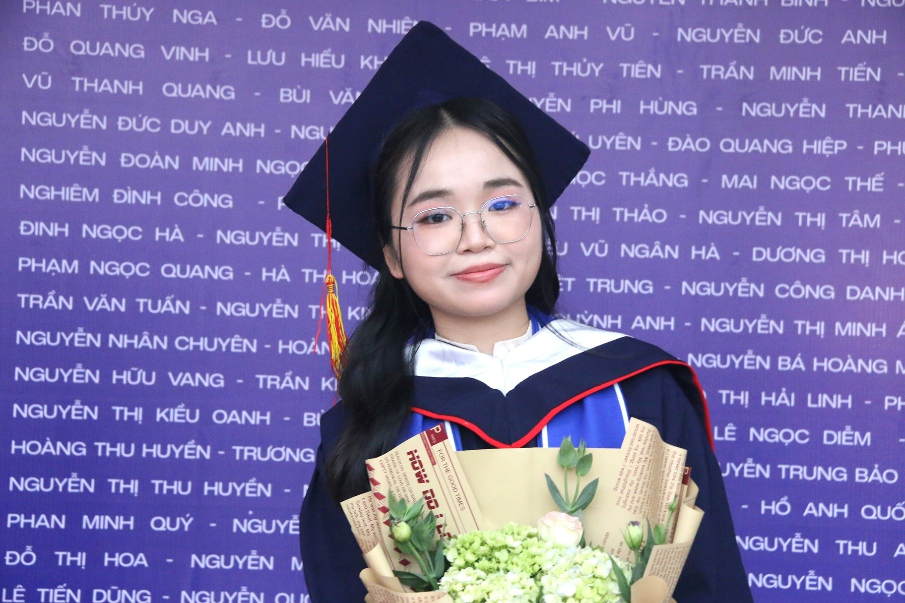 Nữ sinh tốt nghiệp đại học xuất sắc, giành giải Nhất Olympic Vật lý sinh viên