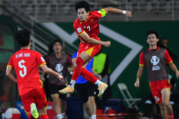 Thái Sơn đứt dây chằng đầu gối ngay trận ra mắt Ninh Bình Tuyển Việt Nam và thời điểm HLV Kim Sang Sik