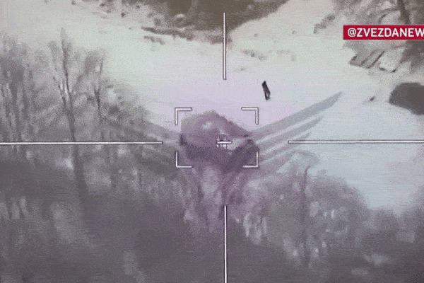 UAV Nga bắn nổ xe bọc thép Bradley và hàng loạt khí tài của Ukraine