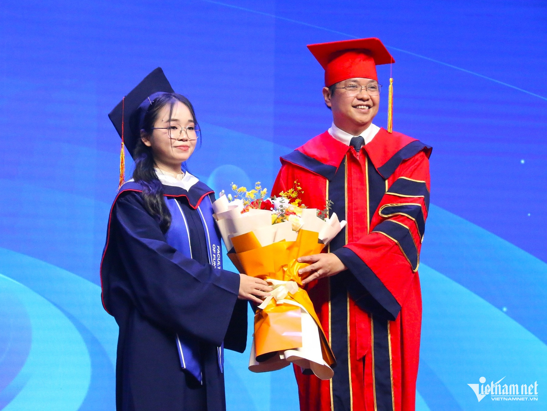 W-1 Phùng Phương Uyên.JPG.jpg