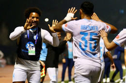 Thua CAHN, HLV Ninh Bình đả kích trọng tài người Malaysia Xuân Son đá hỏng 11m, Nam Định rơi chiến thắng theo cách khó tin