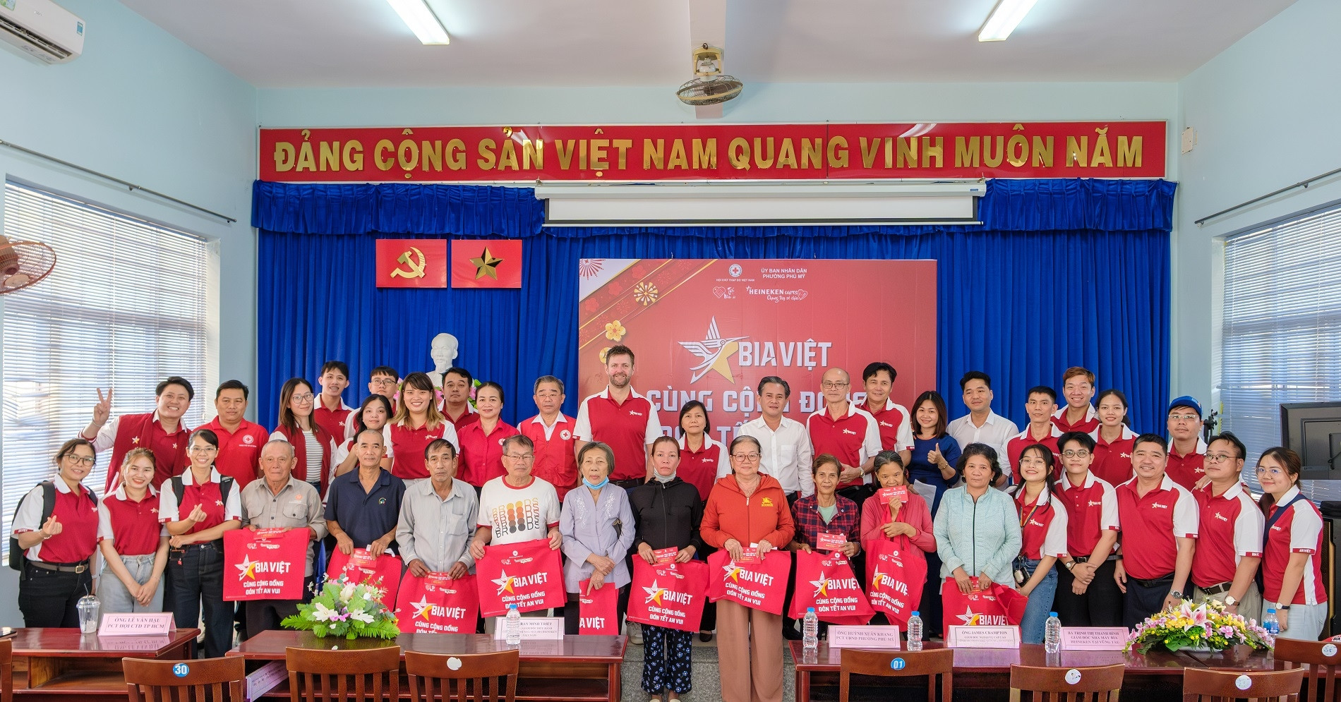 Bia Việt mang Tết đậm chất Việt đến cộng đồng, tiếp nối hành trình sẻ chia