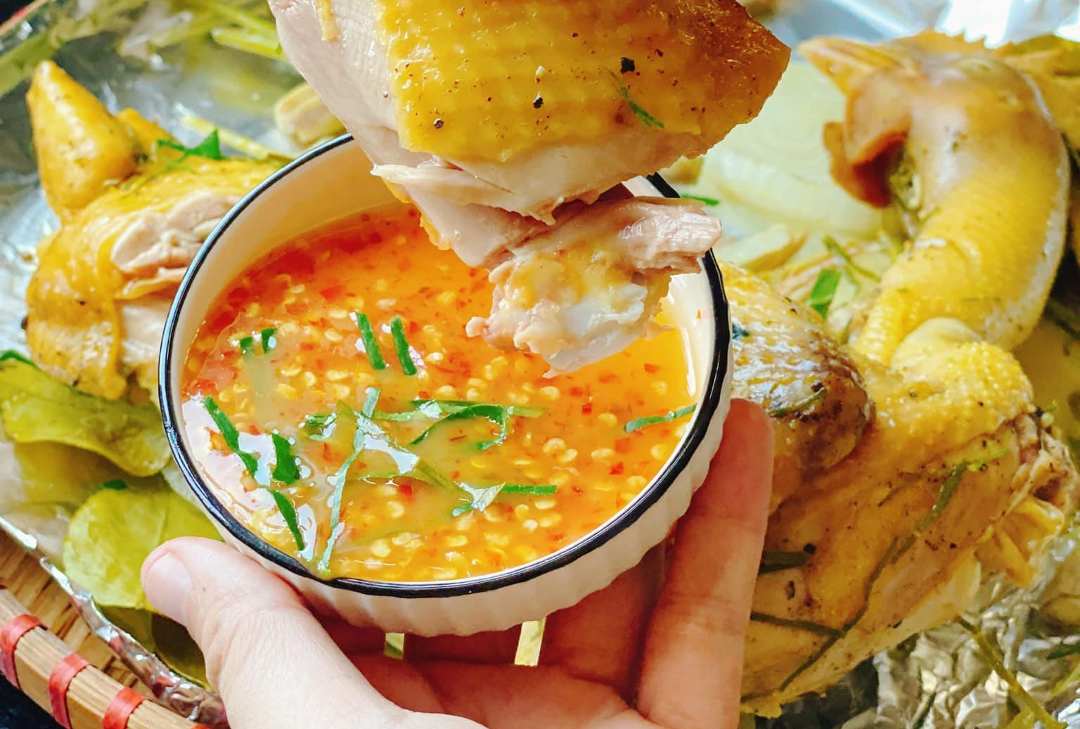 Cách làm nước chấm thịt gà luộc từ sữa đặc đơn giản mà ngon khó cưỡng