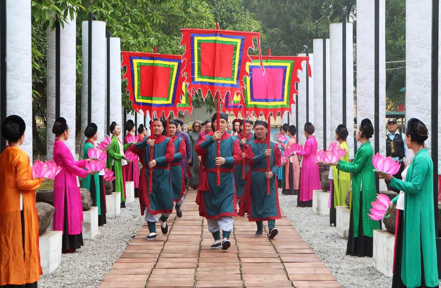 gen h z7520910096729_63c91fbc6860703eb9f695a74ed1c636.jpg