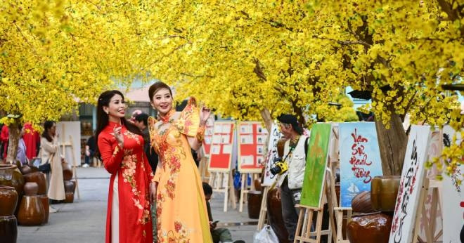 Lời chúc Tết bạn bè hay, hài hước mừng năm mới Bính Ngọ 2026