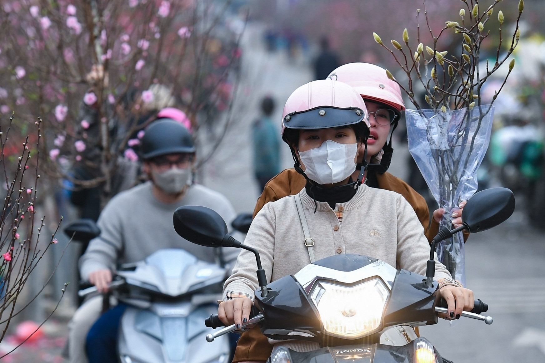 Ngày ông Công, ông Táo: Nghĩ về sự “giữ lửa” cho tương lai đất nước