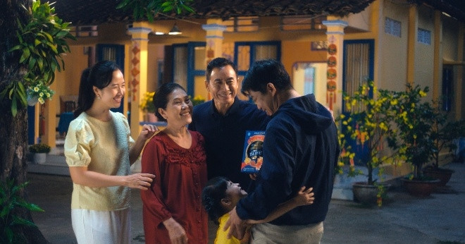 Sức khỏe cha mẹ - điều mong ước của con mỗi mùa Tết