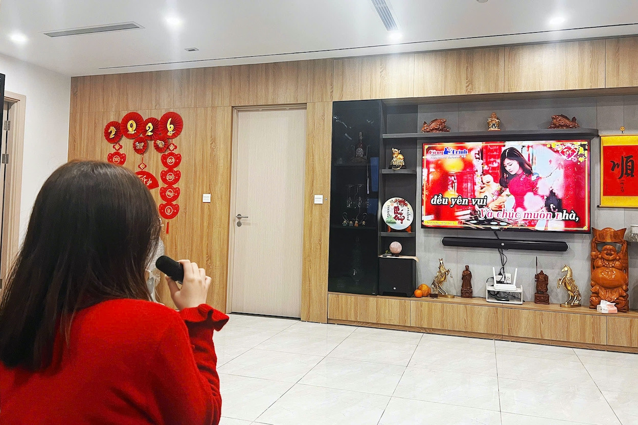 Tết mà, hát cho vui... đến mức đột quỵ thanh quản vì 'Gánh mẹ' xuyên trưa