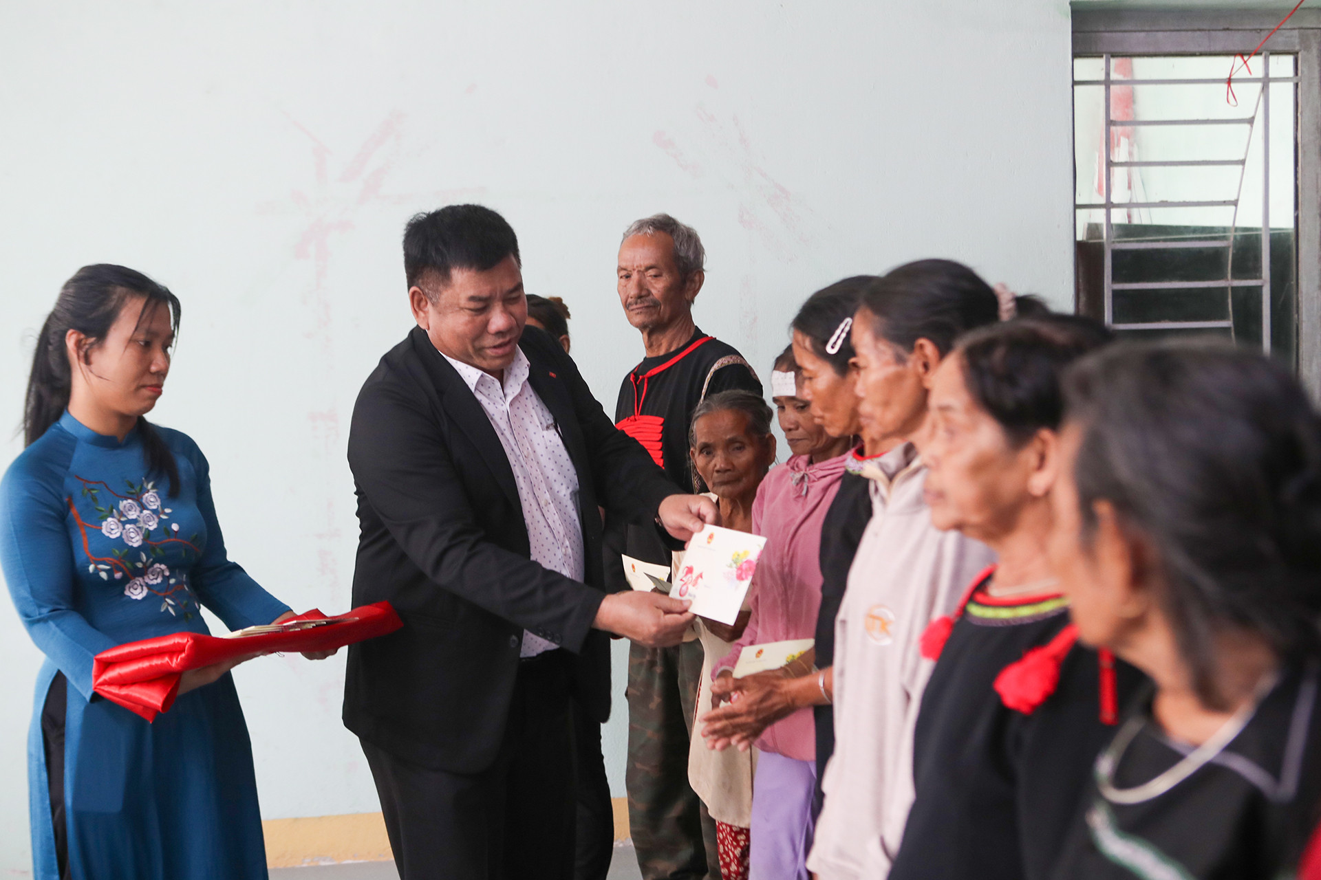 Thu truong Y Thong   IMG_8505.jpg