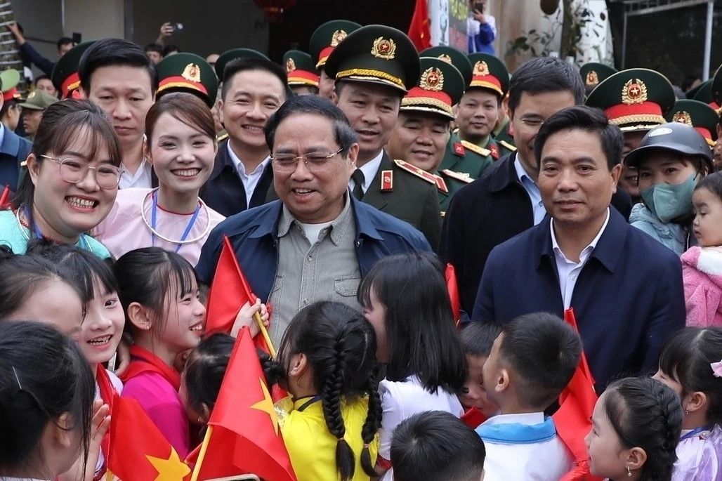 Thủ tướng dự lễ khởi công dự án trường liên cấp, trao quà Tết cho hộ nghèo tại Thanh Hóa