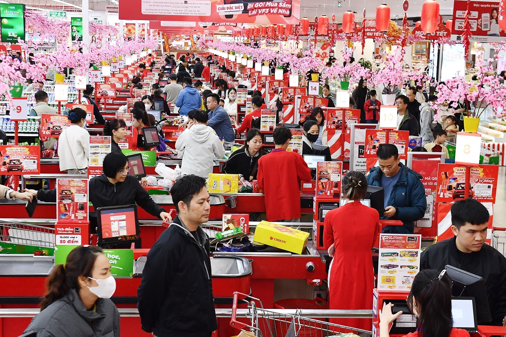 Thủ tướng yêu cầu chi trả đủ lương, thưởng Tết cho người lao động