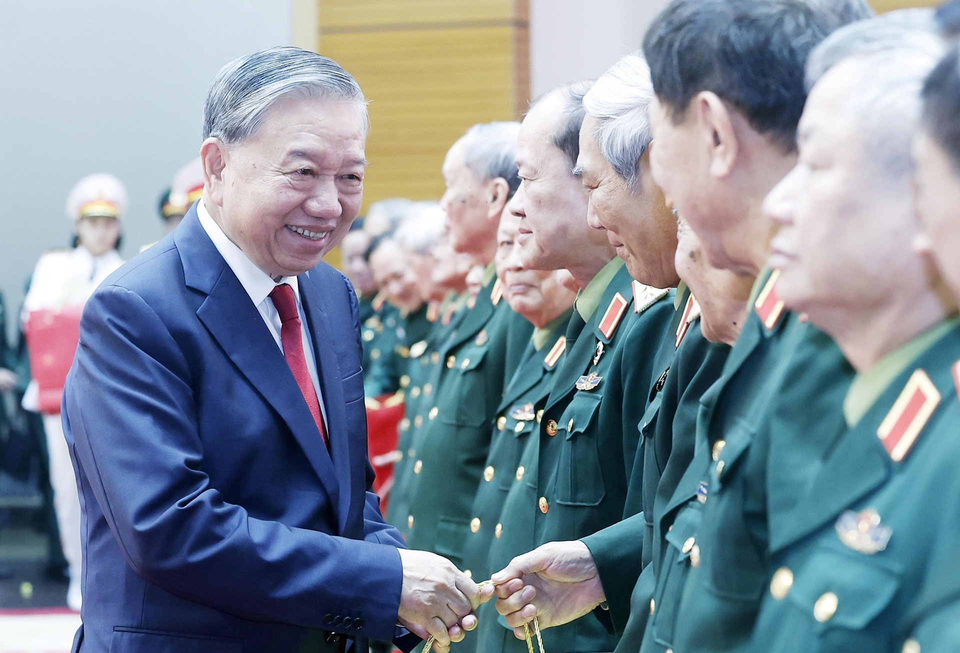 Tổng Bí thư gặp mặt đại biểu tướng lĩnh quân đội nghỉ hưu, nghỉ công tác