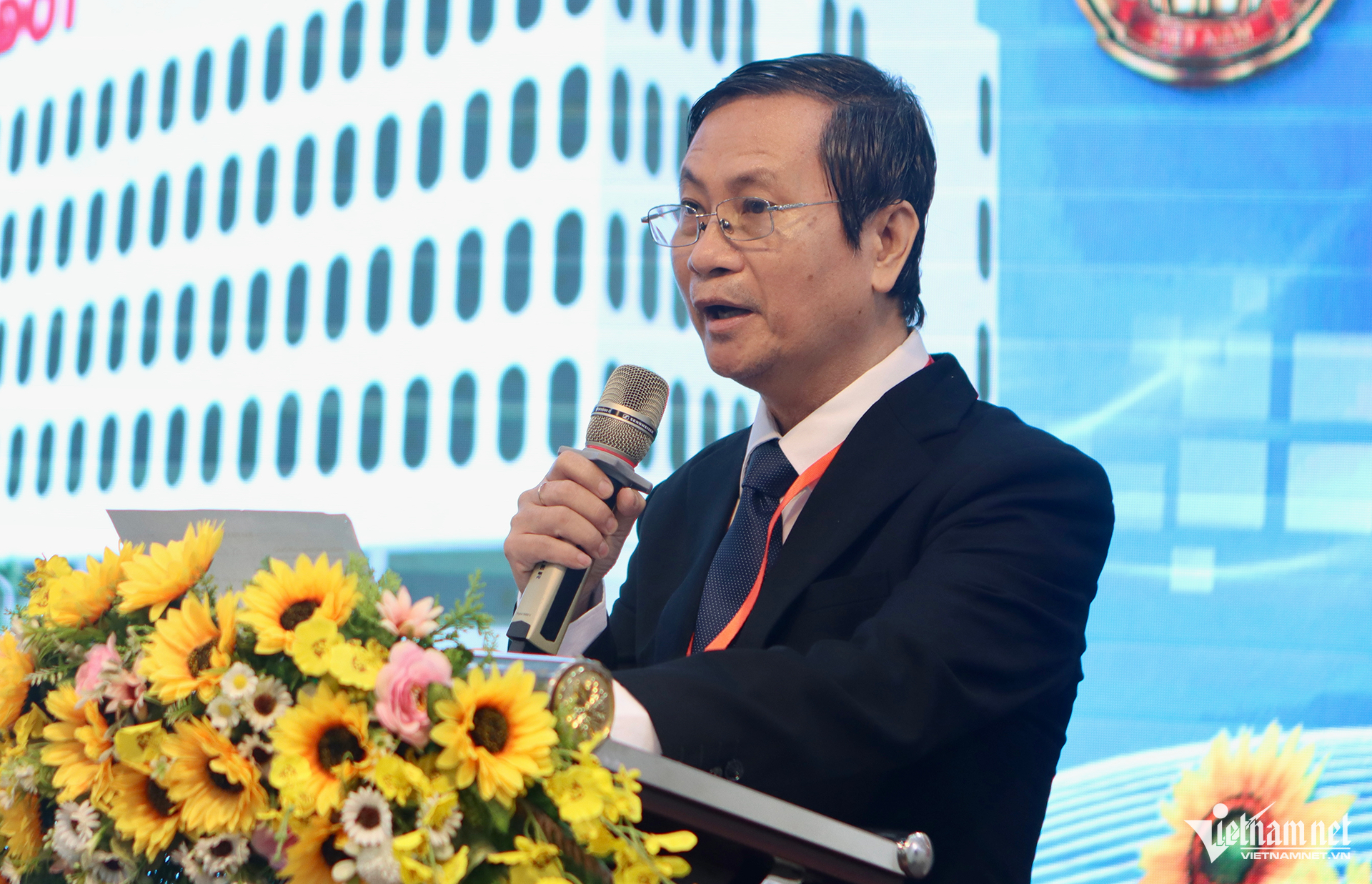 W-Giám đốc Bệnh viện Bệnh nhiệt đới.png