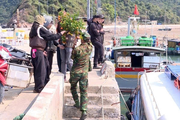 Đón năm mới bình yên ở nơi chỉ có hơn chục nóc nhà, không pháo hoa, chợ Tết